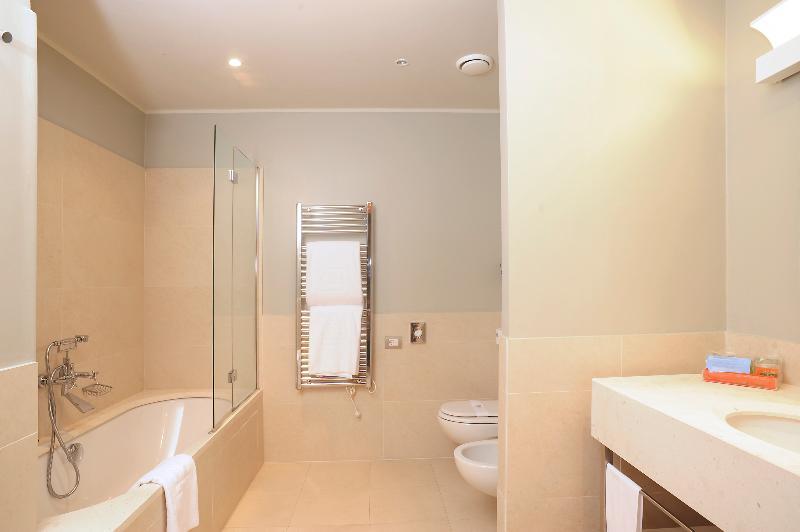 Nh Linate Hotel Peschiera Borromeo酒店