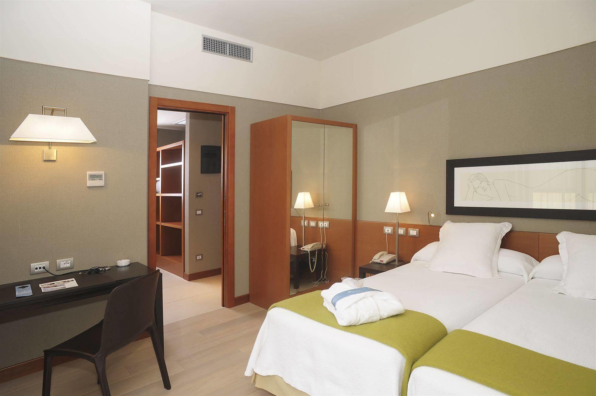 Nh Linate Hotel Peschiera Borromeo酒店